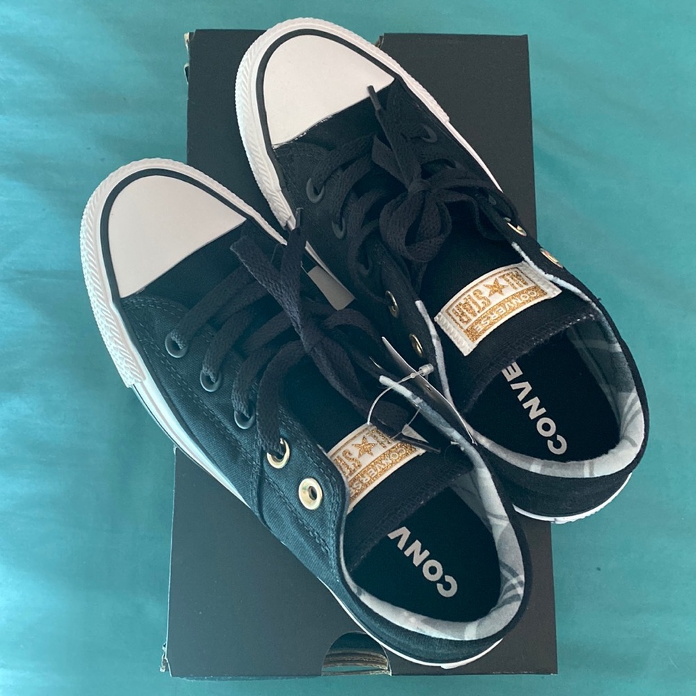 Brand new black and white converse